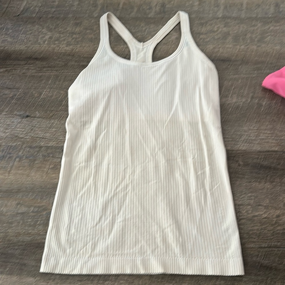 Lululemon top